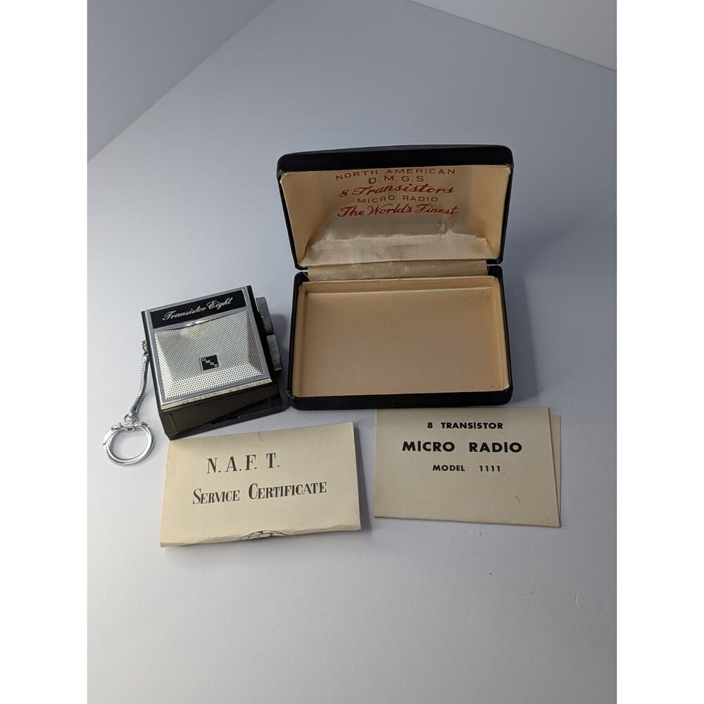 Vintage NAFT Transistor Eight Micro Radio Model 1111 w/ Case & Papers WORKS